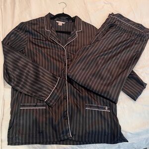Victorias Secret Striped Black Pajama Set SOLD OUT online
